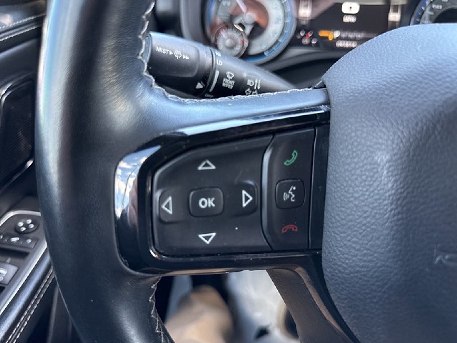 2022 RAM 1500 Limited Crew Cab 4x4 5'7" Box