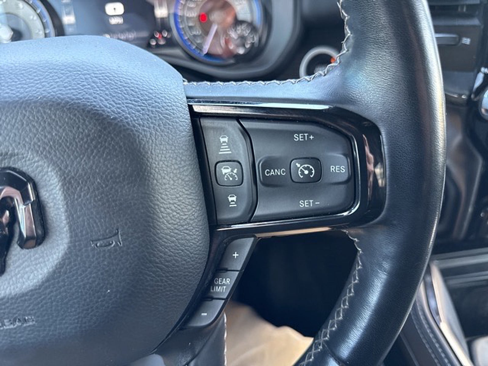 2022 RAM 1500 Limited Crew Cab 4x4 5'7" Box