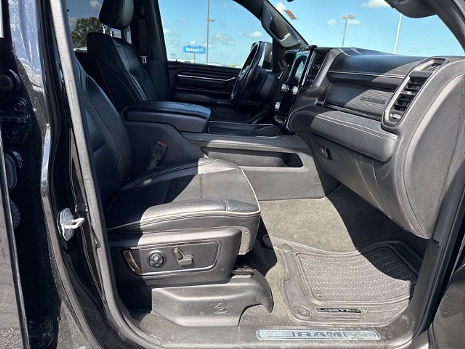 2022 RAM 1500 Limited Crew Cab 4x4 5'7" Box