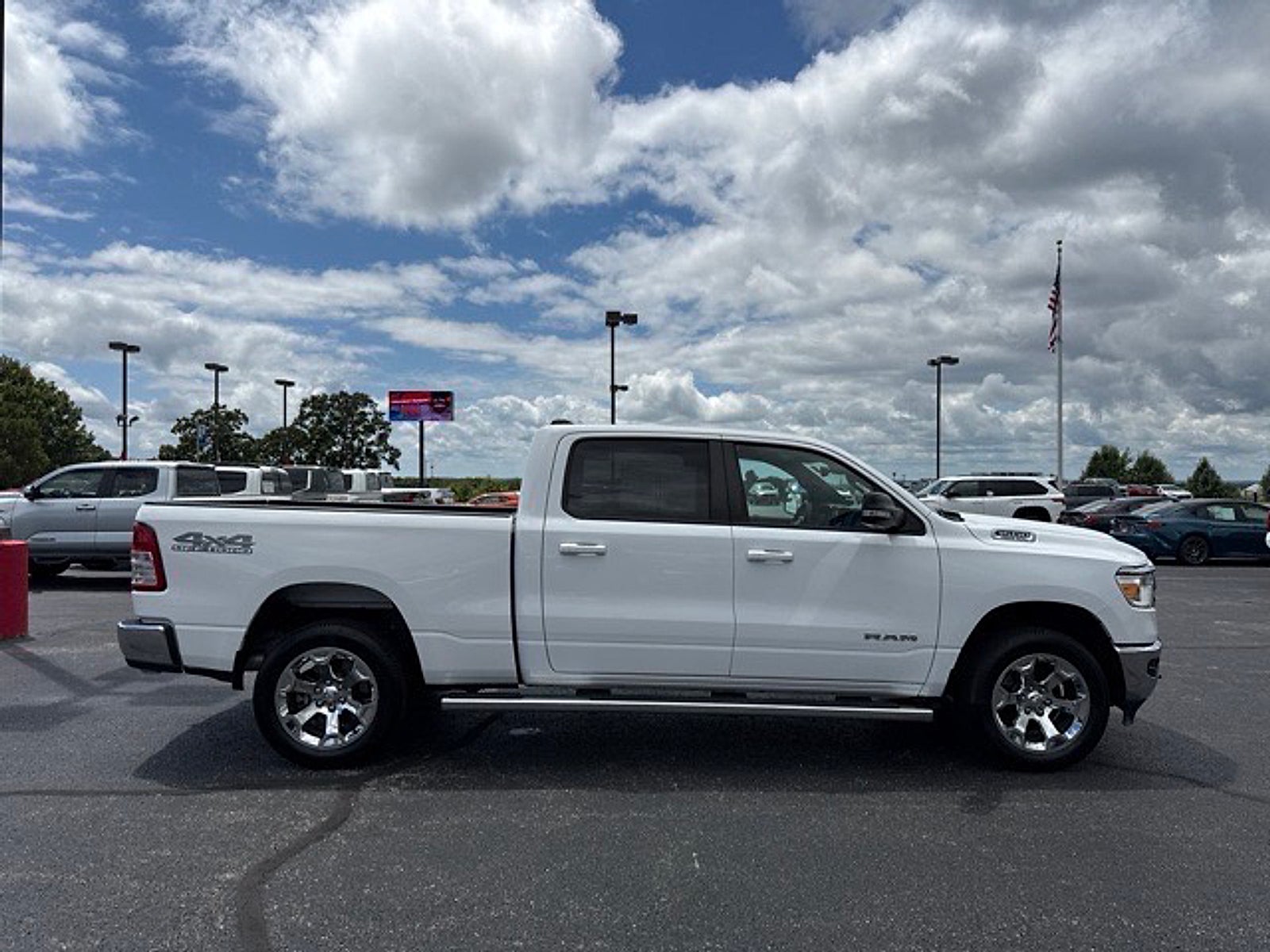 2022 RAM 1500 Big Horn Crew Cab 4x4 6'4" Box