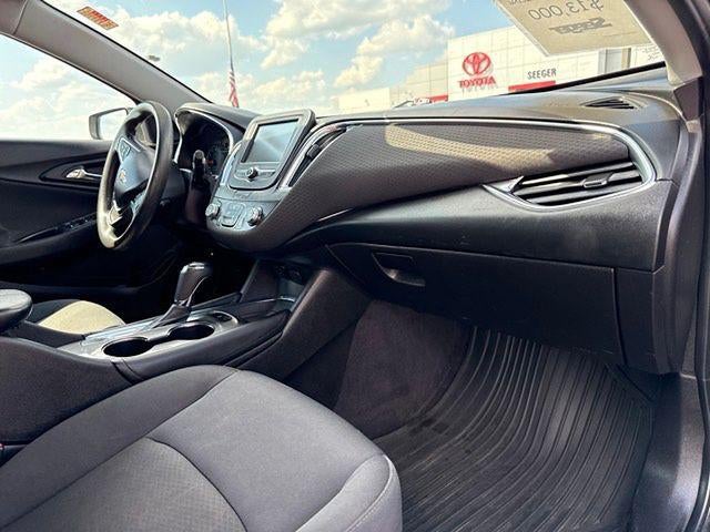 2017 Chevrolet Malibu 1LT