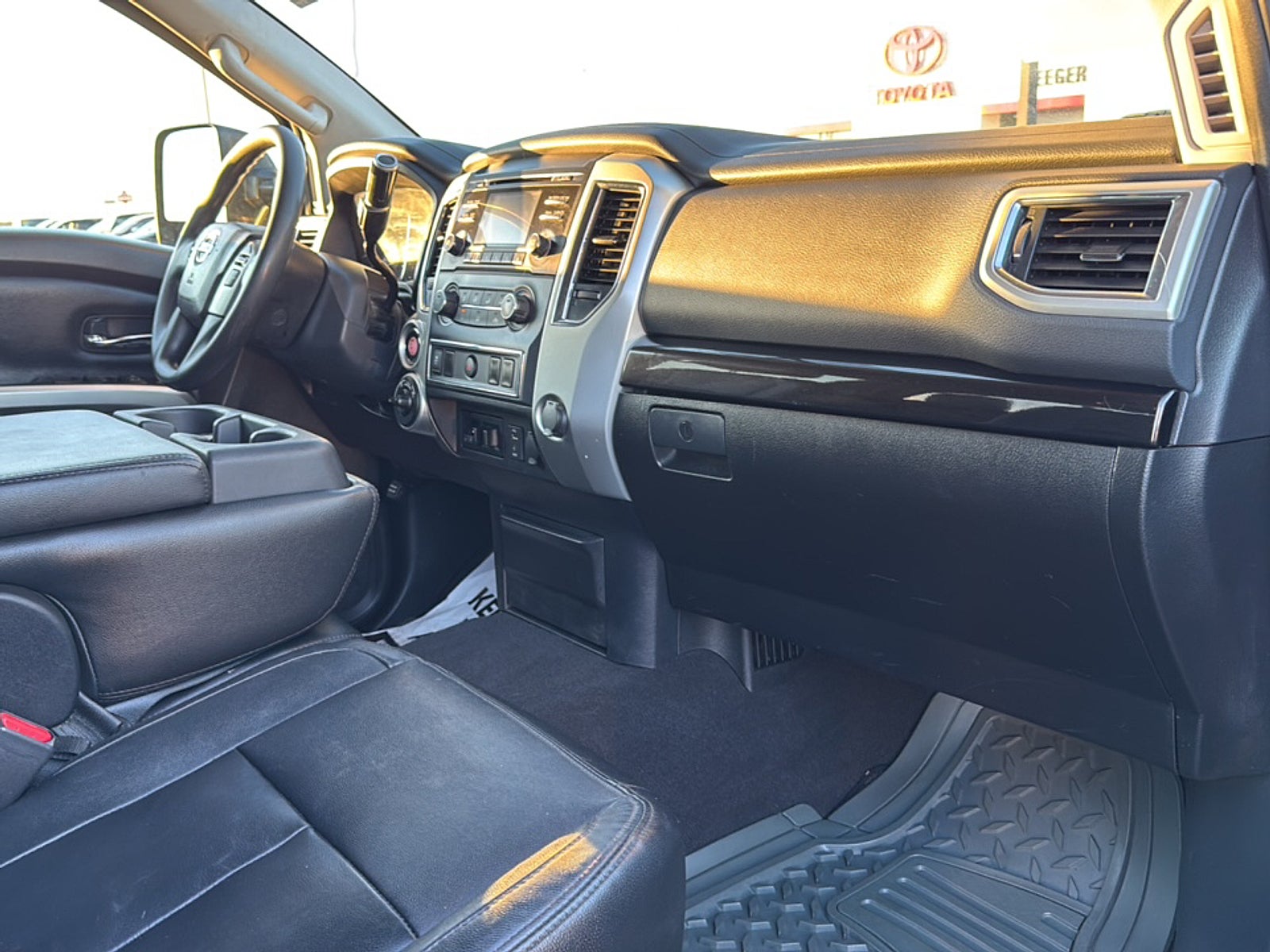 2017 Nissan Titan XD SV