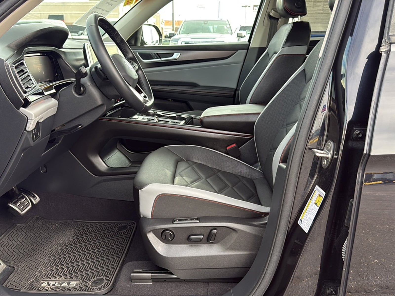 2024 Volkswagen Atlas 2.0T Peak Edition SEL