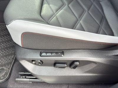 2024 Volkswagen Atlas 2.0T Peak Edition SEL