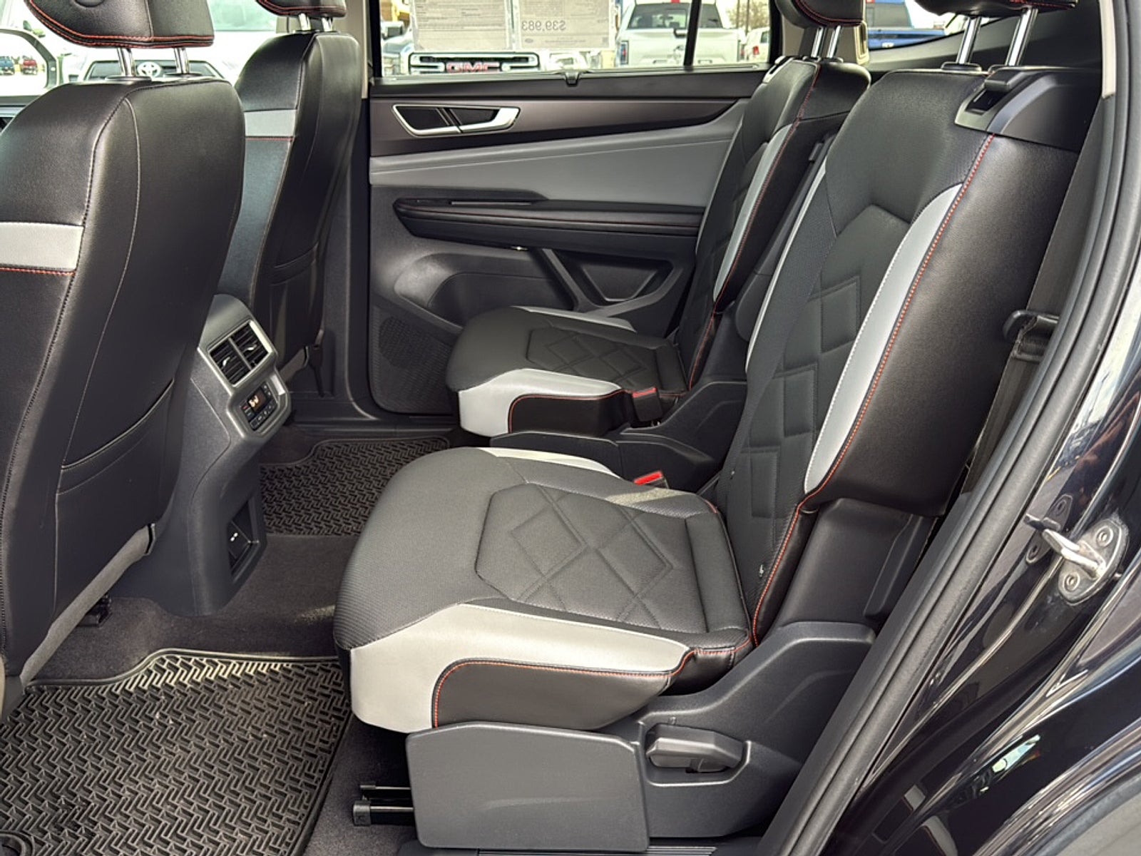 2024 Volkswagen Atlas 2.0T Peak Edition SEL