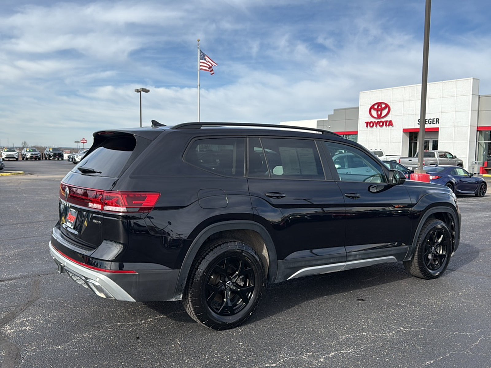 2024 Volkswagen Atlas 2.0T Peak Edition SEL