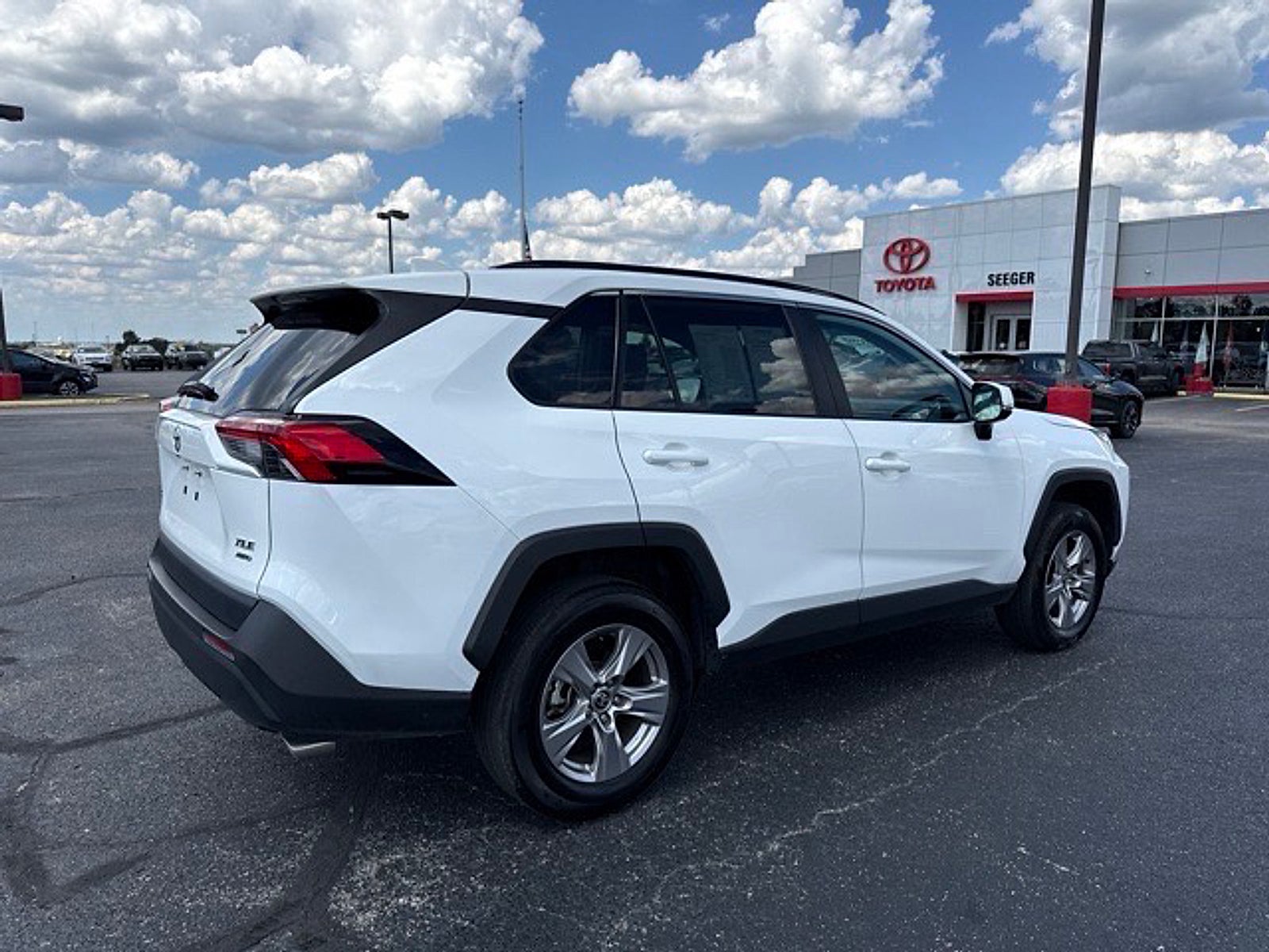 2025 Toyota RAV4 XLE