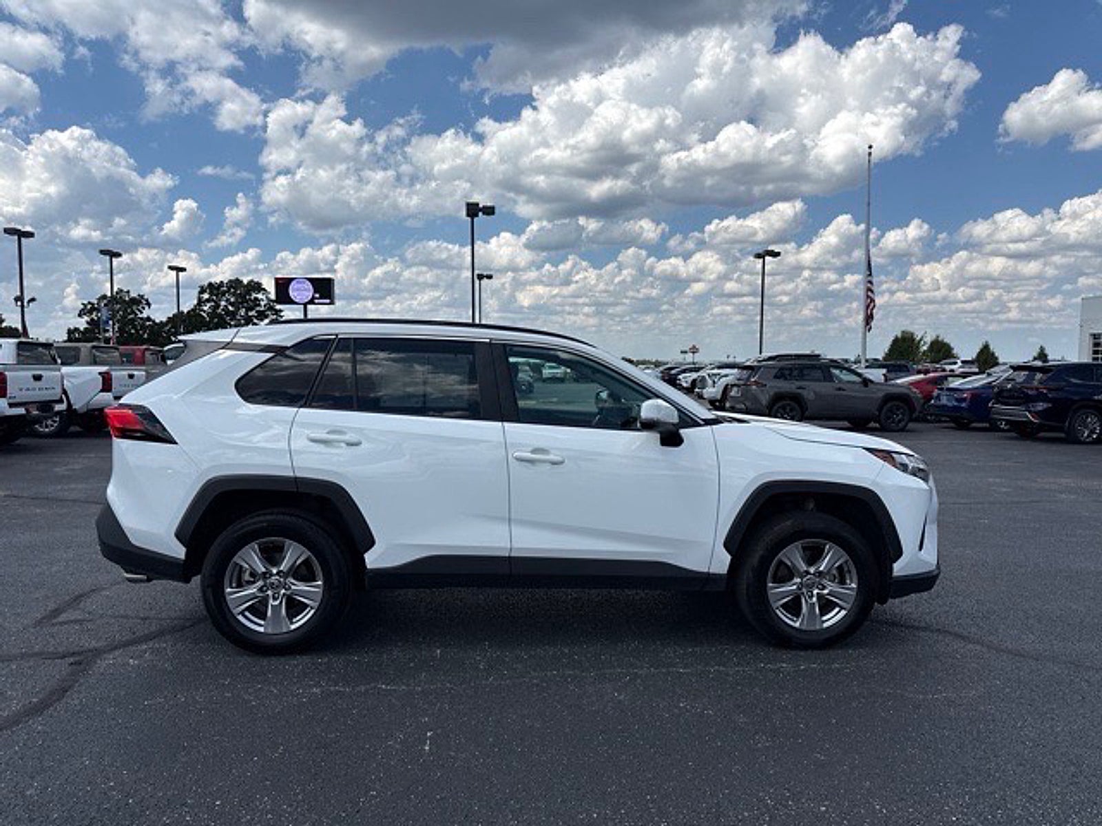 2025 Toyota RAV4 XLE