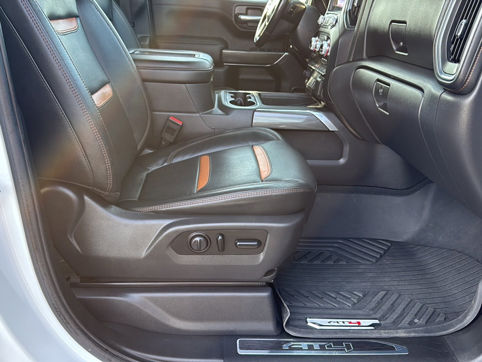 2020 GMC Sierra 1500 4WD Crew Cab Short Box AT4