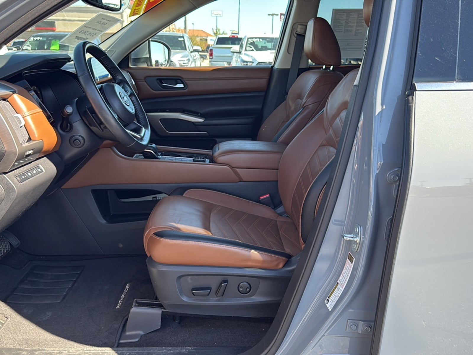 2022 Nissan Pathfinder Platinum