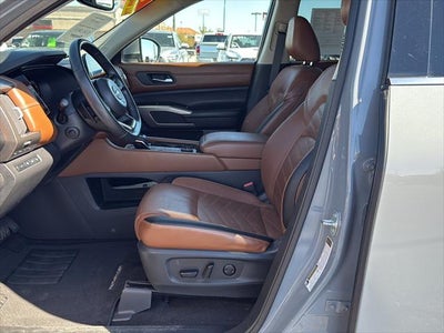 2022 Nissan Pathfinder Platinum