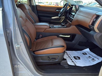 2022 Nissan Pathfinder Platinum