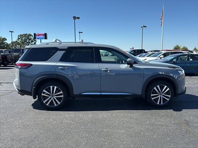 2022 Nissan Pathfinder Platinum