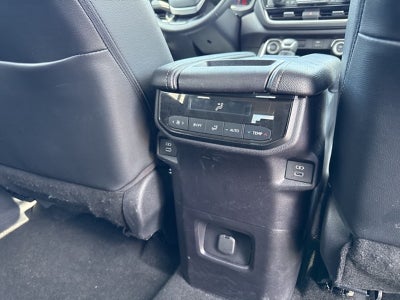 2025 Toyota Grand Highlander LE