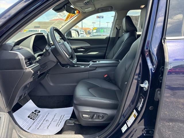 2025 Toyota Grand Highlander LE