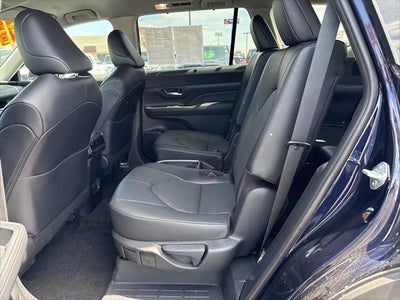 2025 Toyota Grand Highlander LE
