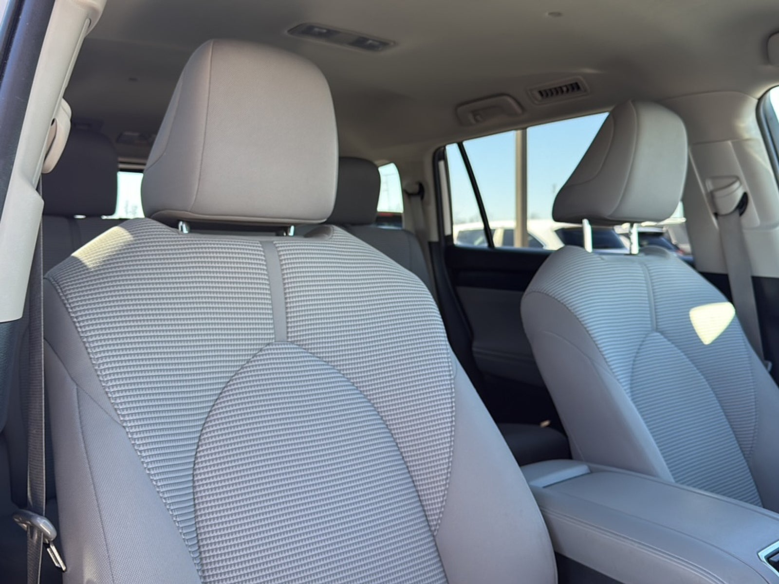 2020 Toyota Highlander LE