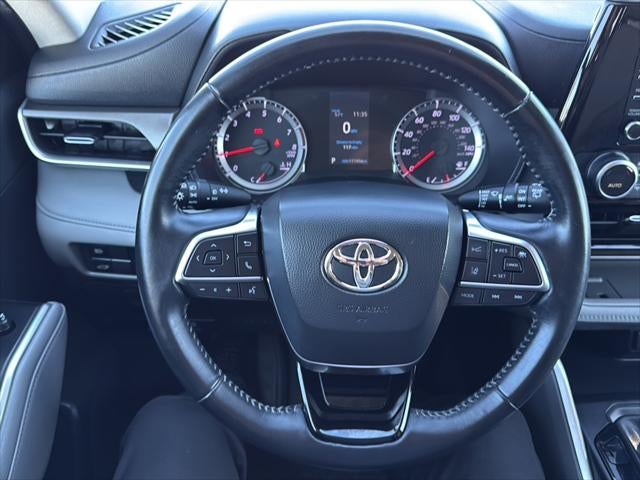 2020 Toyota Highlander LE