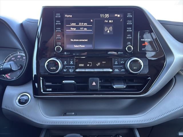 2020 Toyota Highlander LE