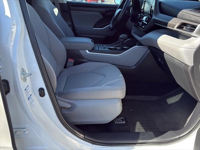 2020 Toyota Highlander LE