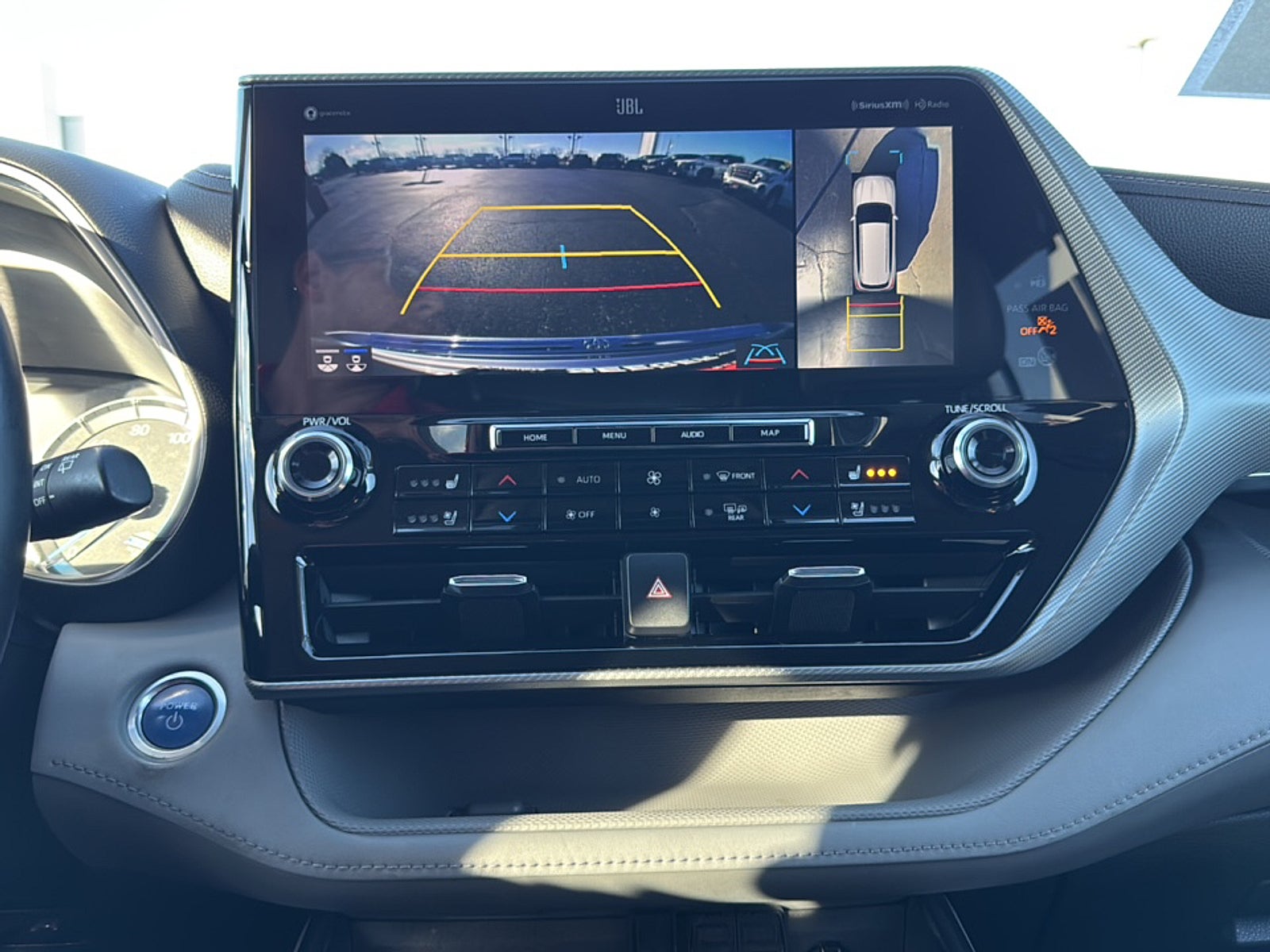 2021 Toyota Highlander Hybrid Platinum