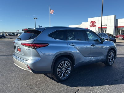2021 Toyota Highlander Hybrid Platinum