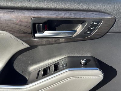 2021 Toyota Highlander Hybrid Platinum