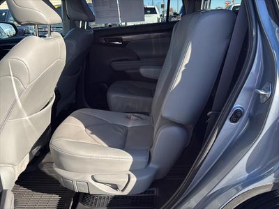 2021 Toyota Highlander Hybrid Platinum