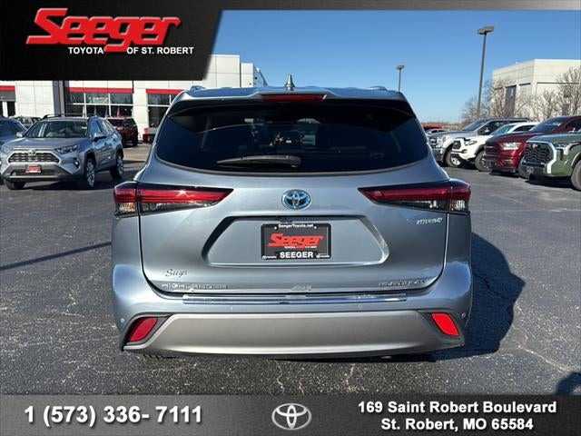2021 Toyota Highlander Hybrid Platinum
