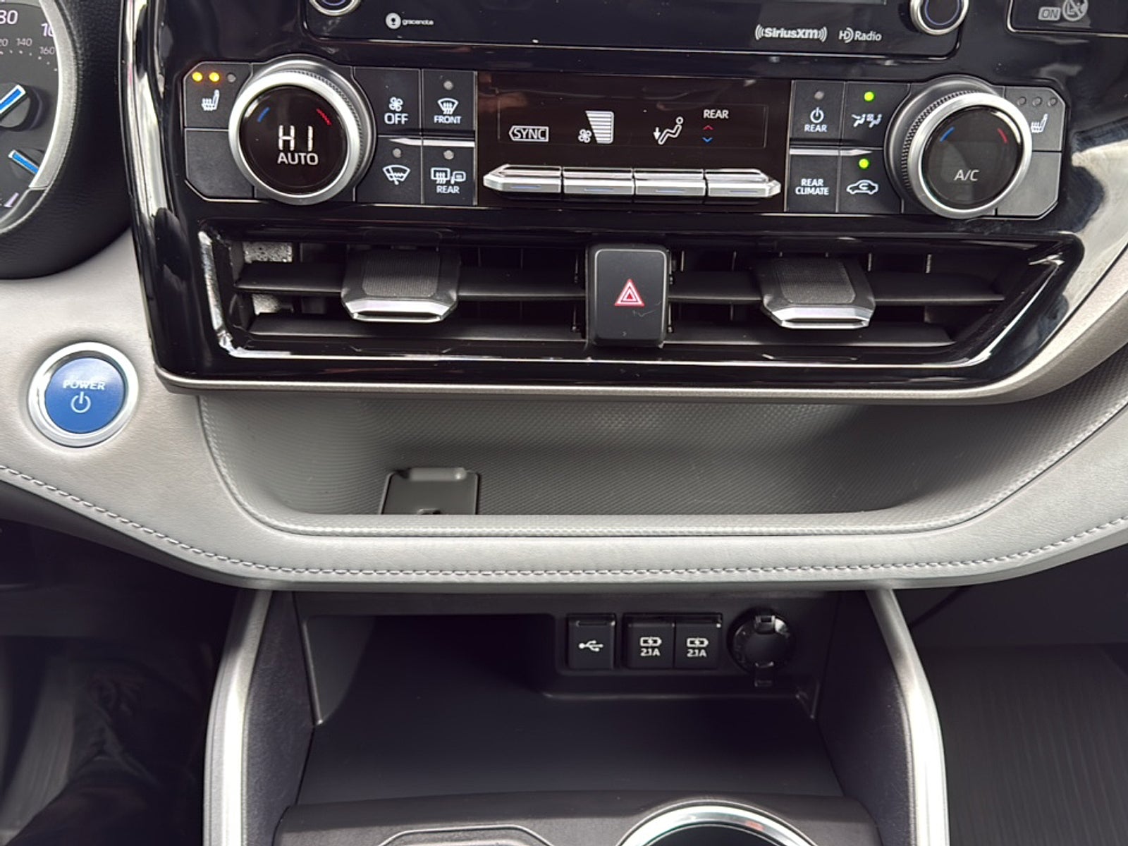 2020 Toyota Highlander Hybrid XLE