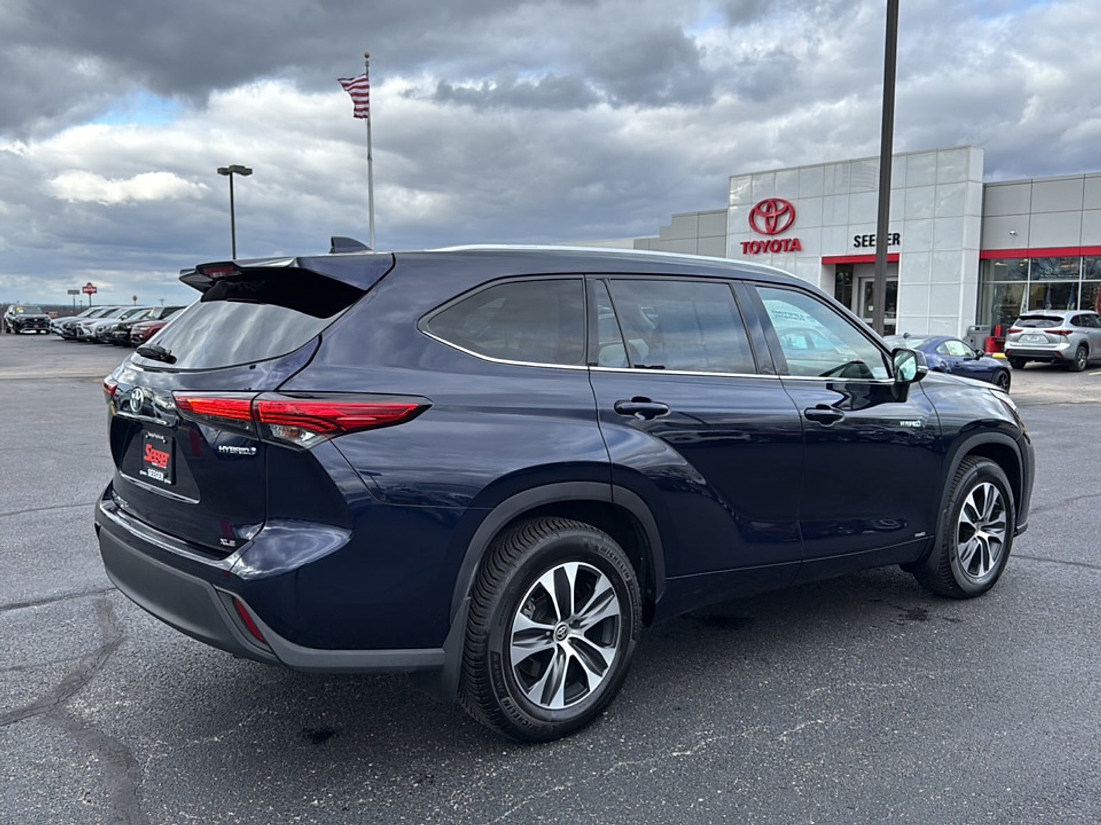 2020 Toyota Highlander Hybrid XLE
