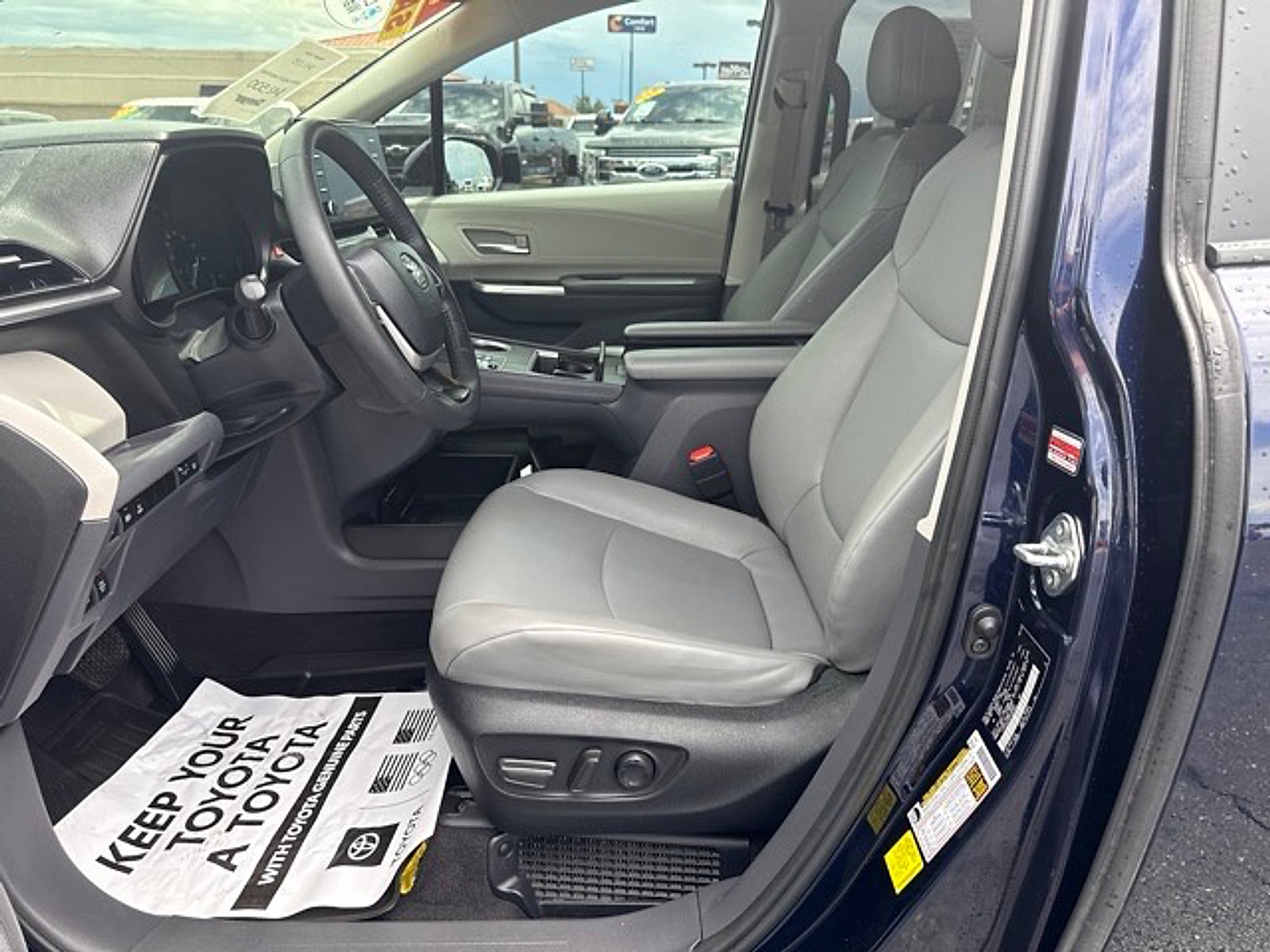 2023 Toyota Sienna XLE