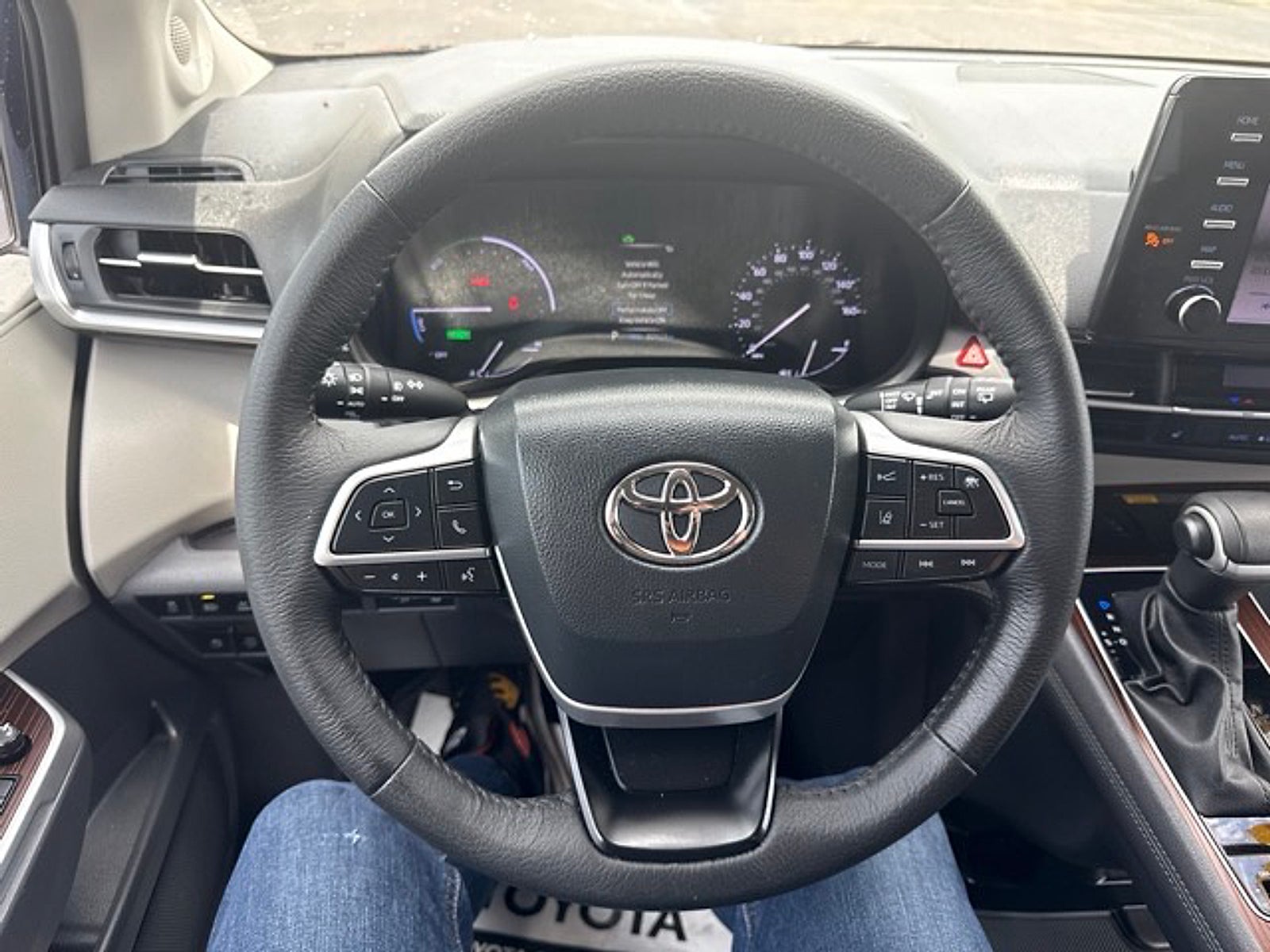 2023 Toyota Sienna XLE