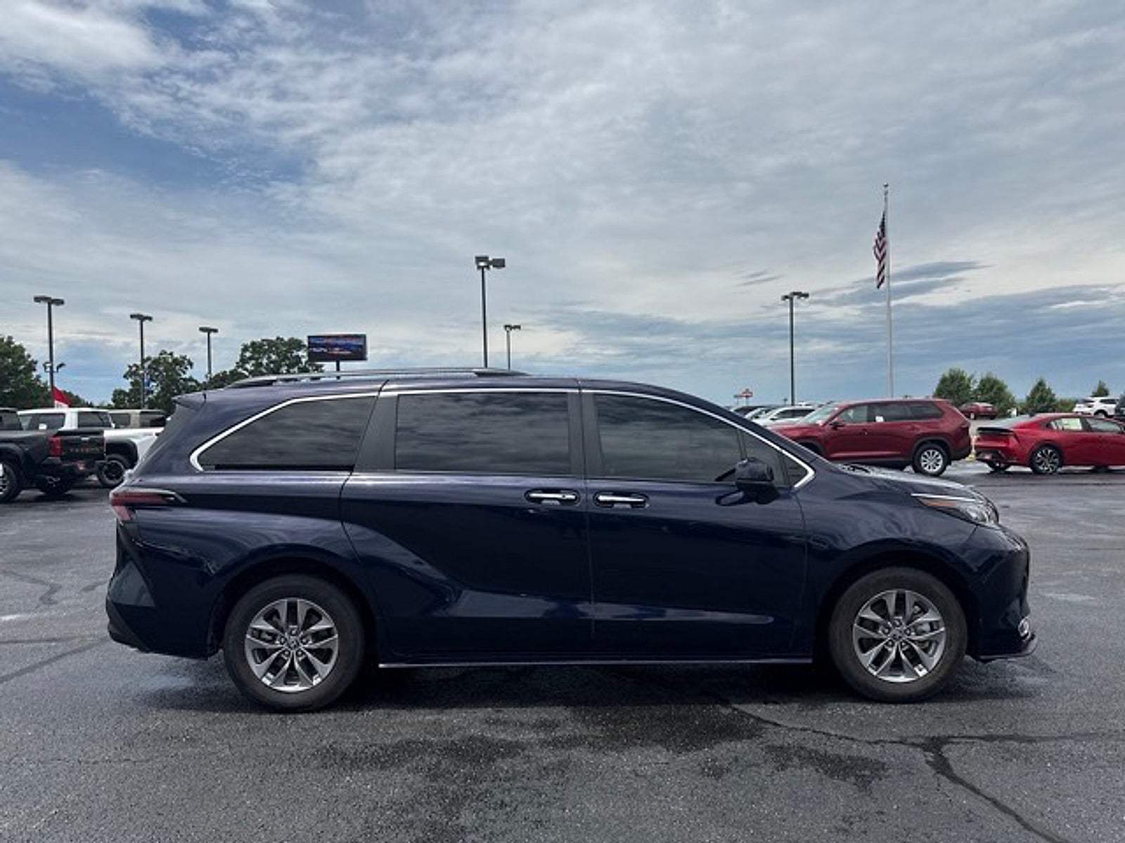 2023 Toyota Sienna XLE