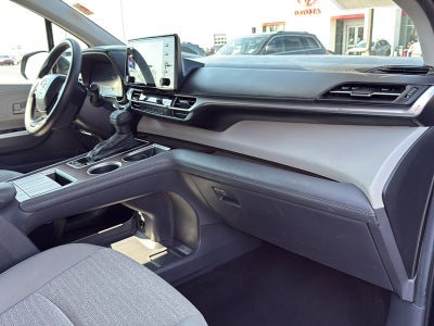 2024 Toyota Sienna LE