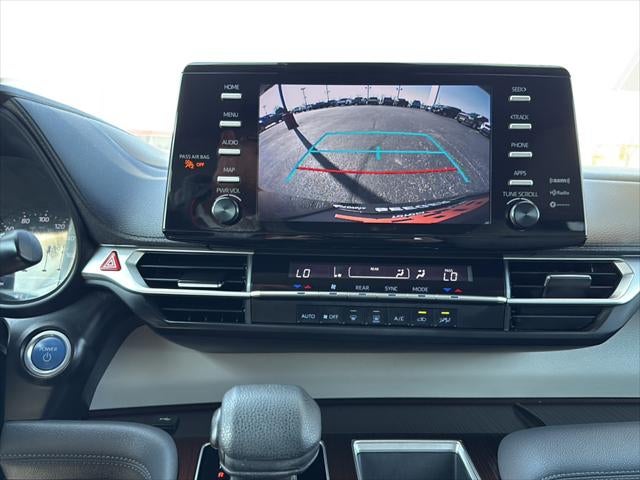 2024 Toyota Sienna LE