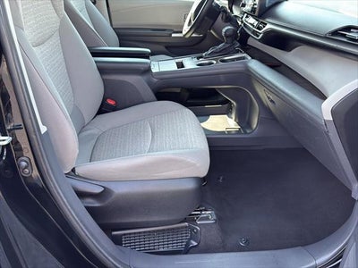 2024 Toyota Sienna LE