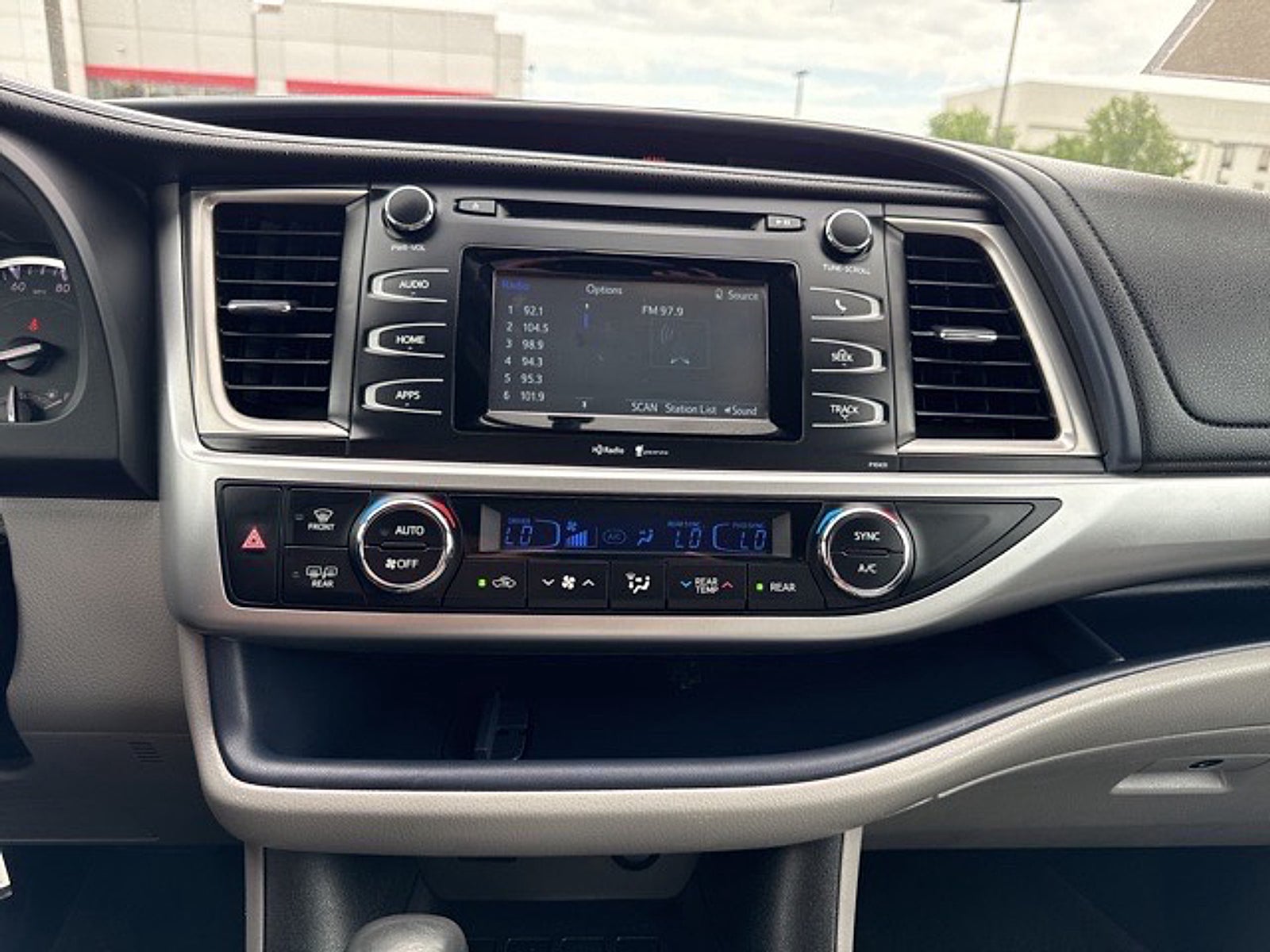 2015 Toyota Highlander LE Plus V6