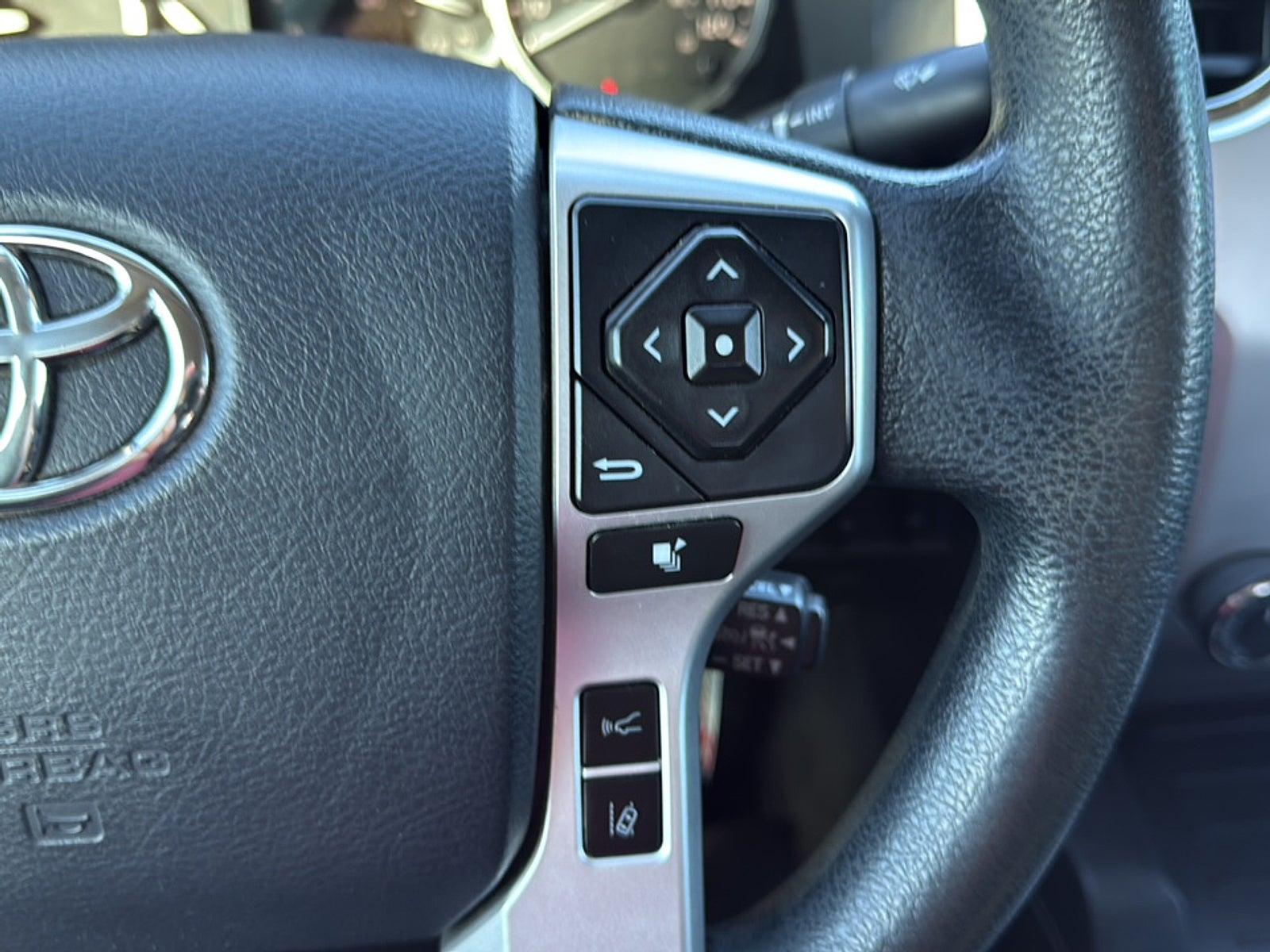 2018 Toyota Tundra SR5 5.7L V8