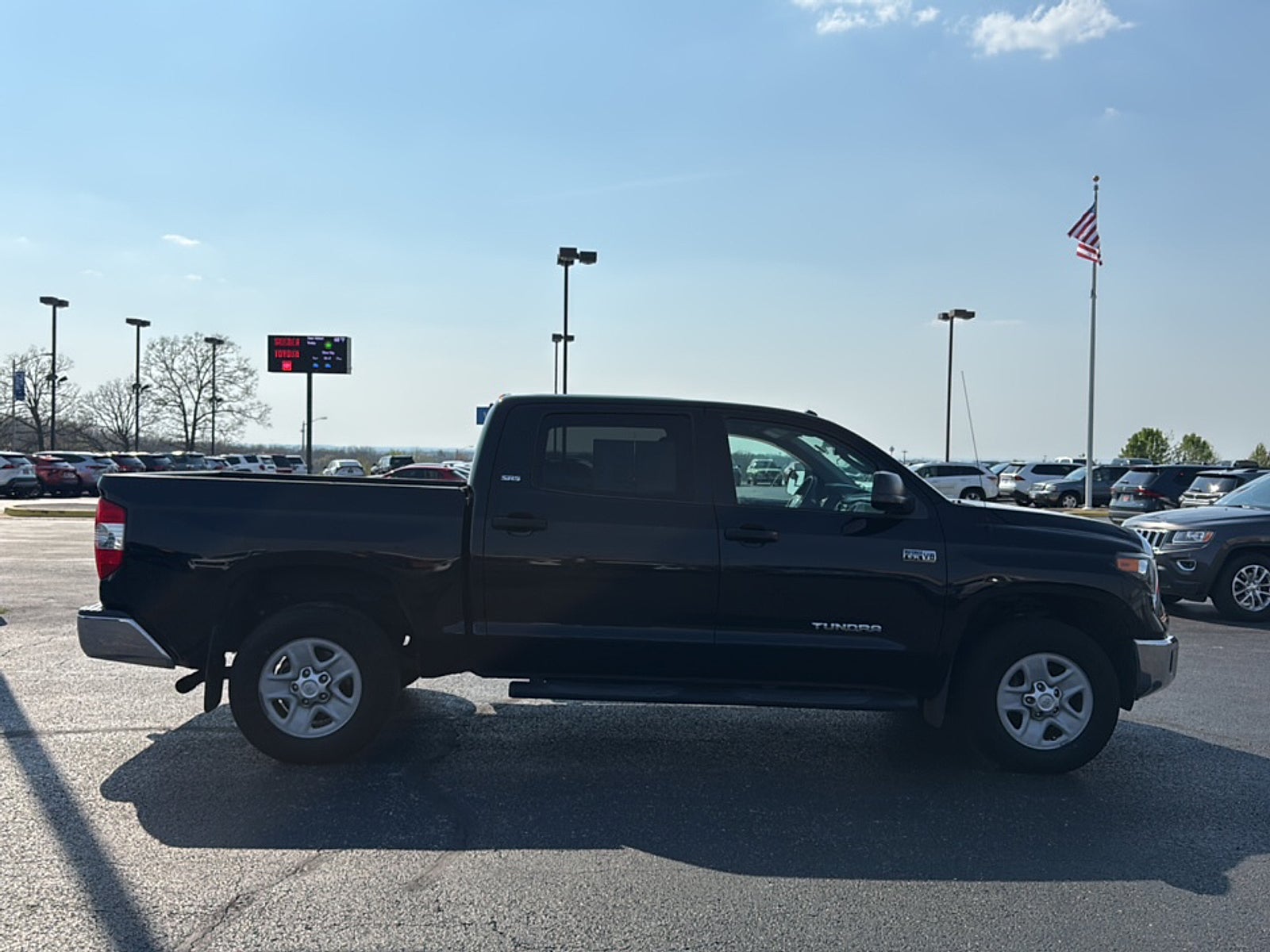 2018 Toyota Tundra SR5 5.7L V8