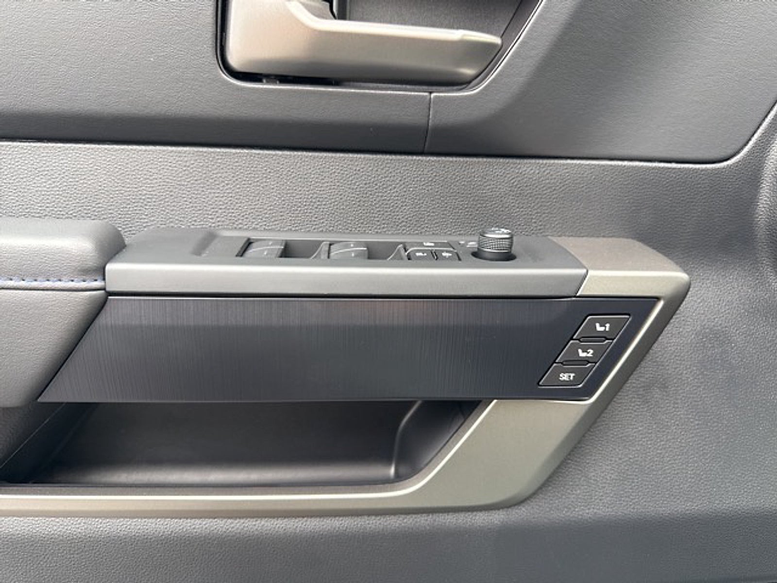 2026 Toyota Tundra Platinum CrewMax 5.5' Bed
