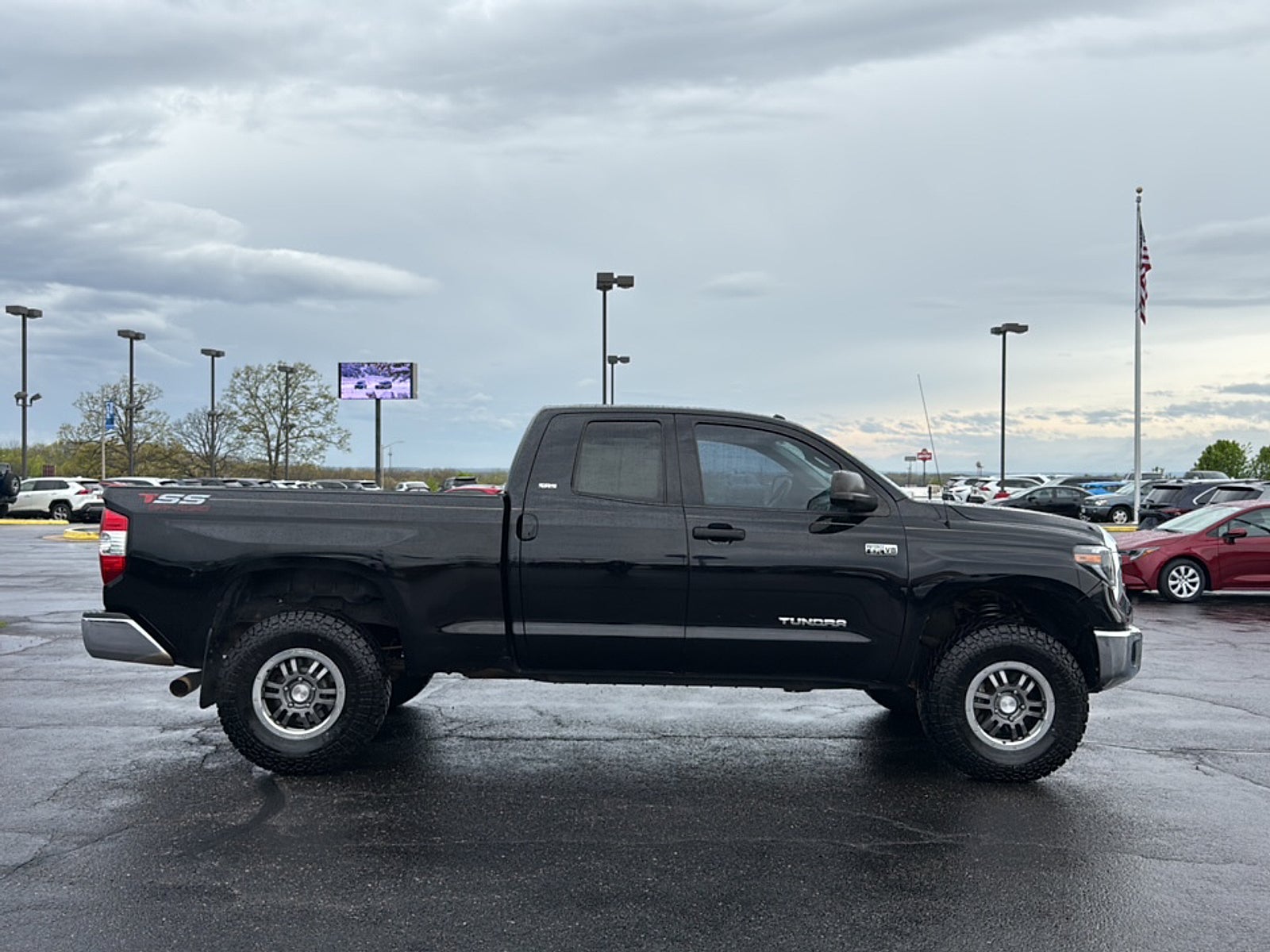 2016 Toyota Tundra SR5 5.7L V8