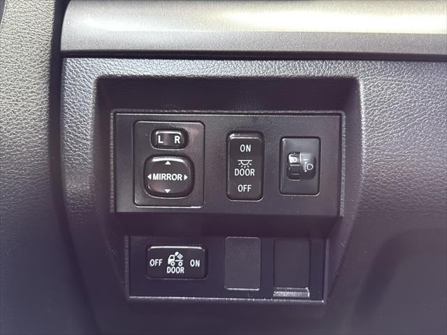 2016 Toyota Tundra SR5 5.7L V8