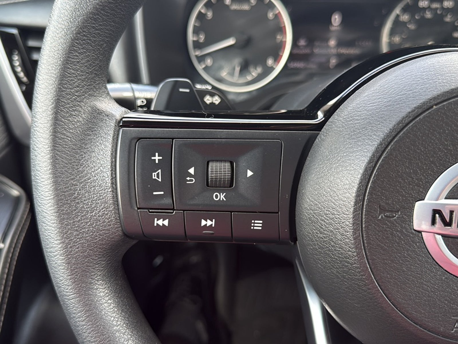 2021 Nissan Rogue SV FWD