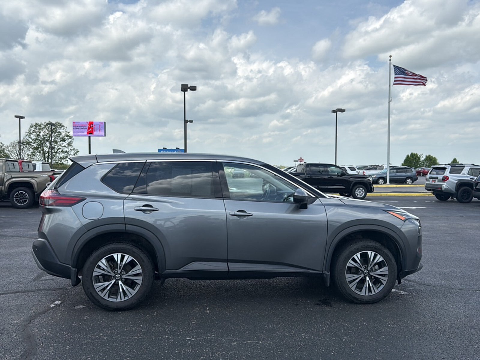 2021 Nissan Rogue SV FWD