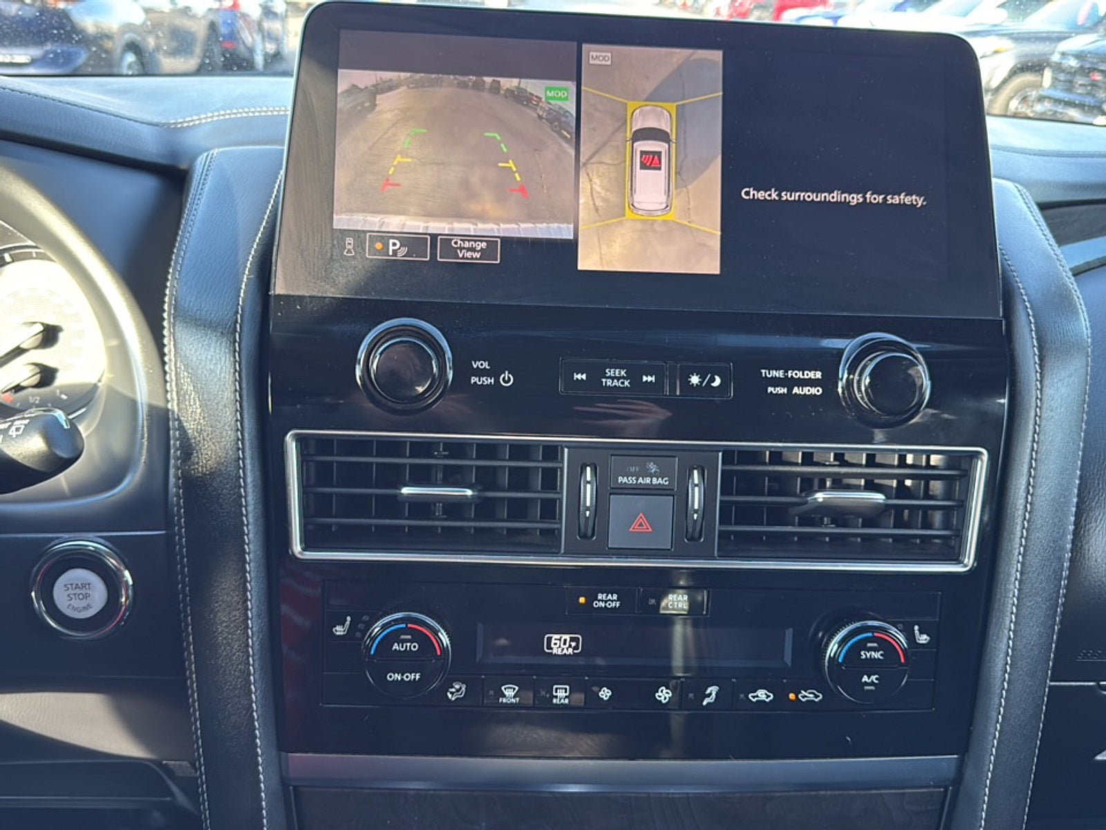 2023 INFINITI QX80 LUXE