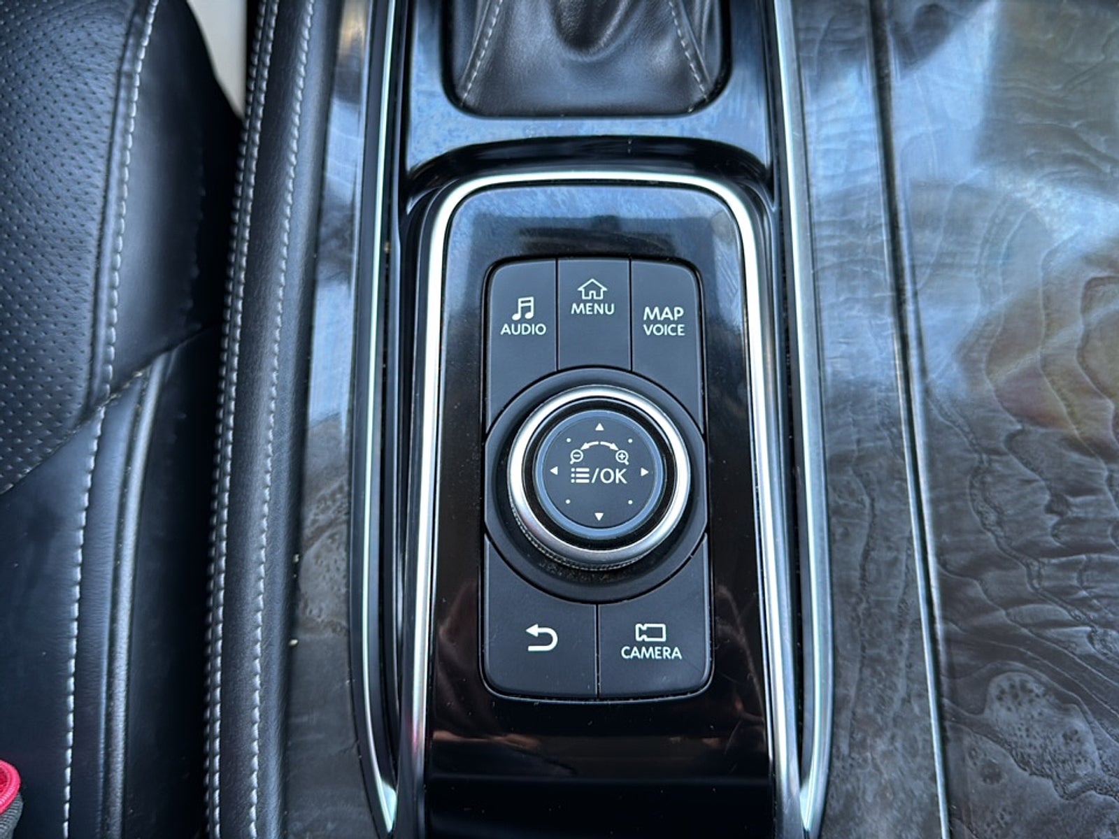 2023 INFINITI QX80 LUXE