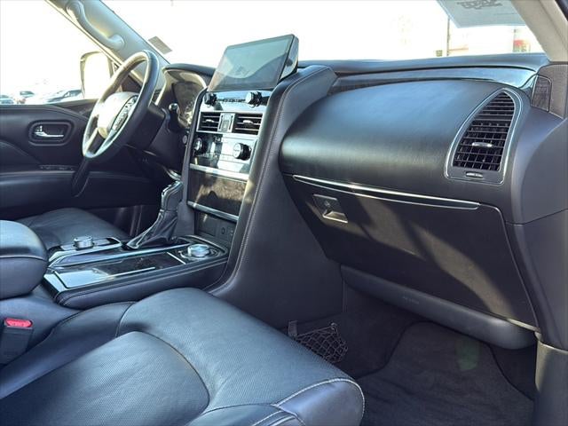 2023 INFINITI QX80 LUXE