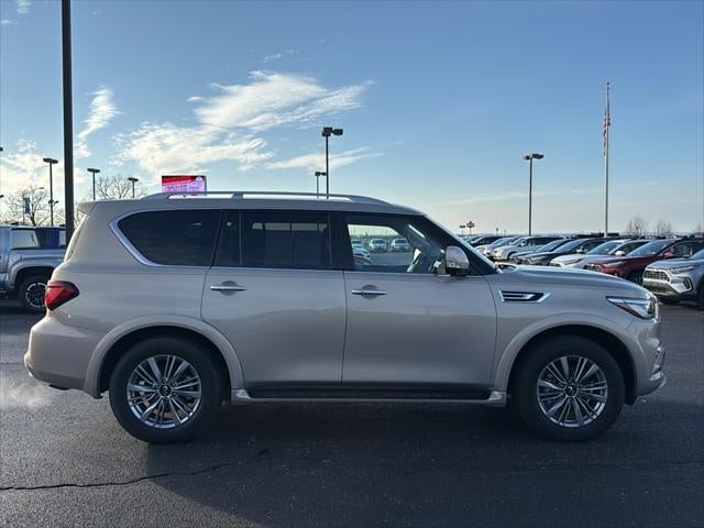 2023 INFINITI QX80 LUXE