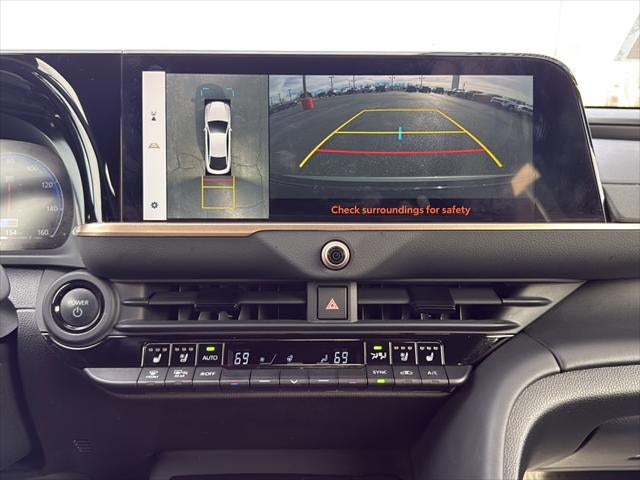 2024 Toyota Crown Platinum